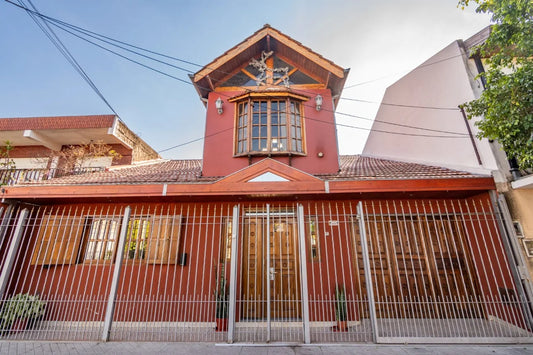 120.000 USD CASA 4 AMB PATIO QUINCHO Y PARRILLA V LUZURIAGA