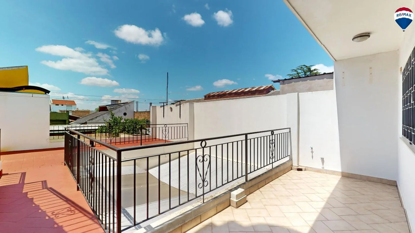 145.000 USD CASA DE 5 AMB CON GARAGE Y QUINCHO